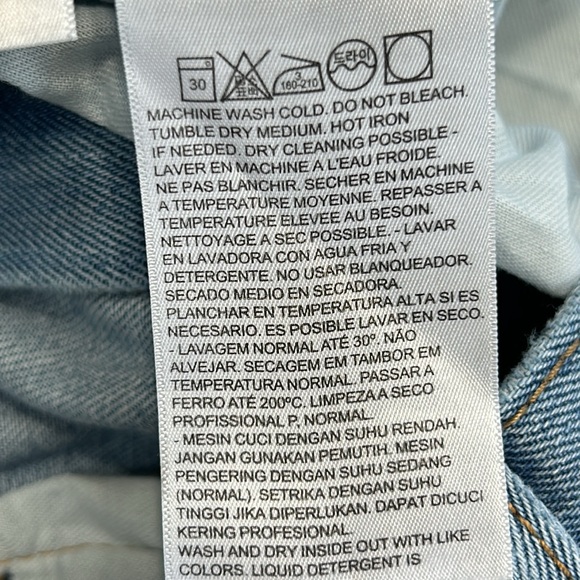 Levi’s brand denim men’s 550 jeans. Size 42 x 30.  Great condition - Picture 9 of 9